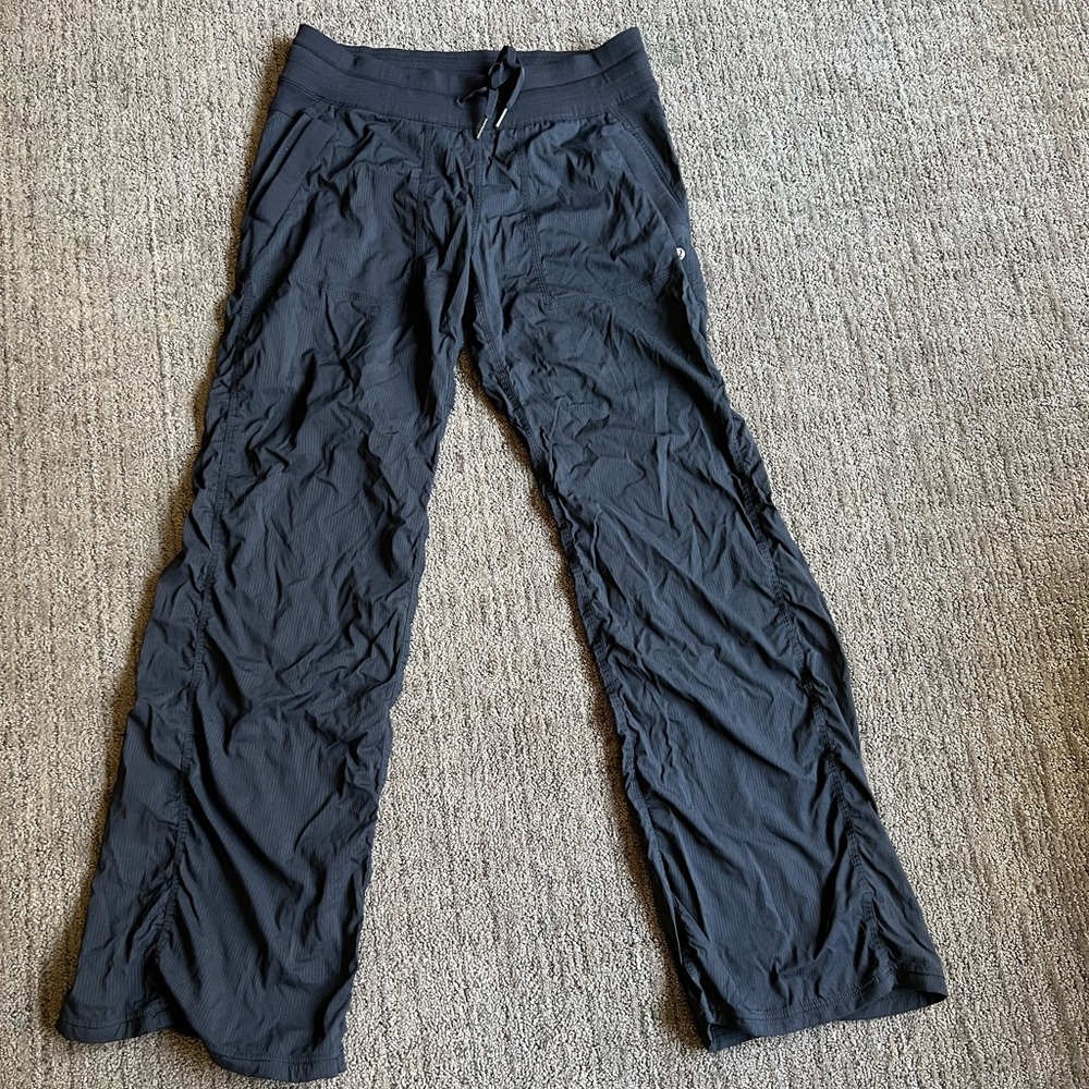 Lululemon dance studio pants in EUC, smoke free home